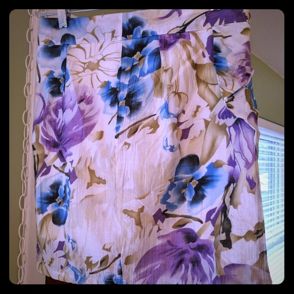 Lined Floral Ruffel Shirt
